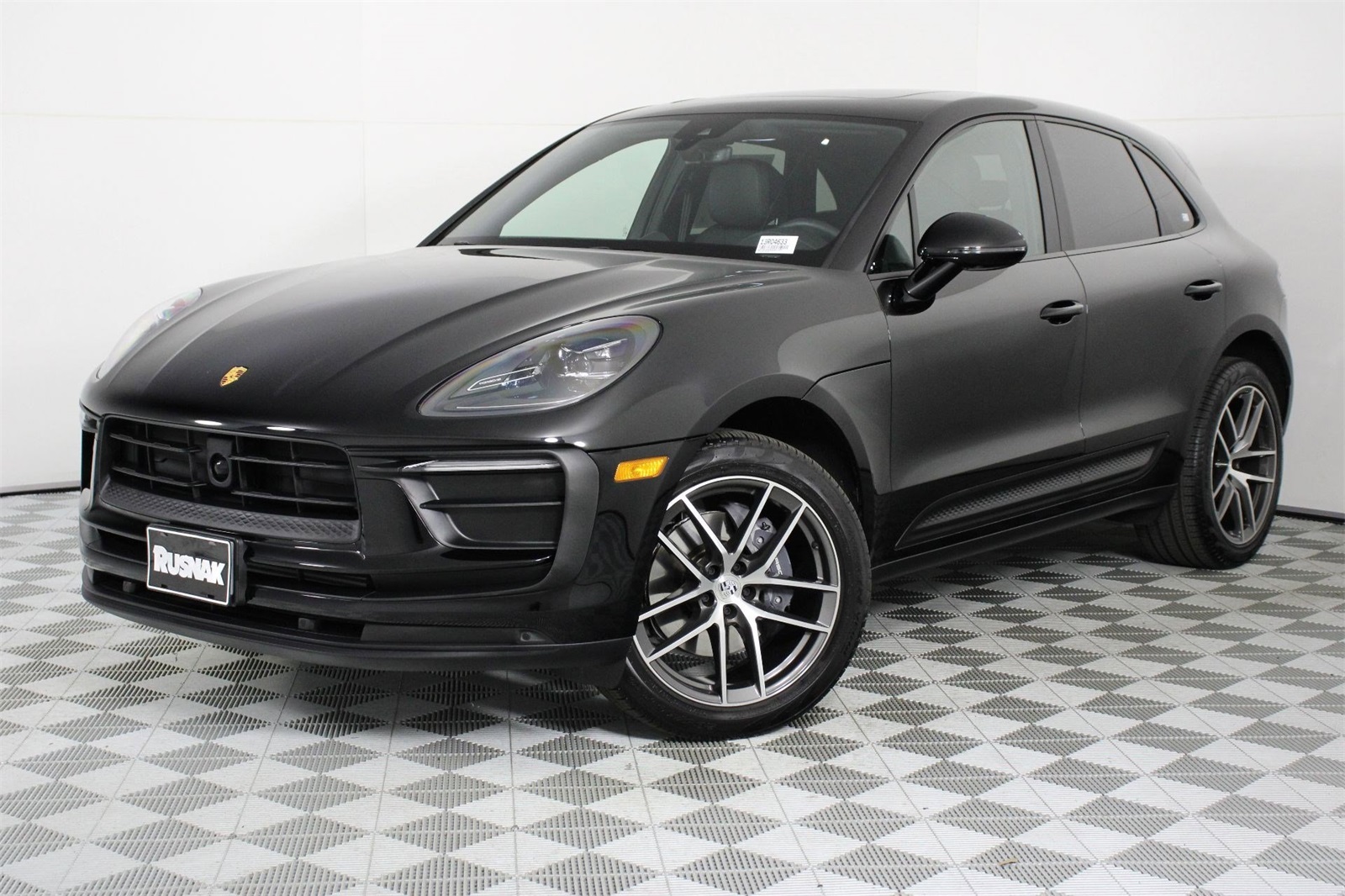 2025 Porsche Macan T