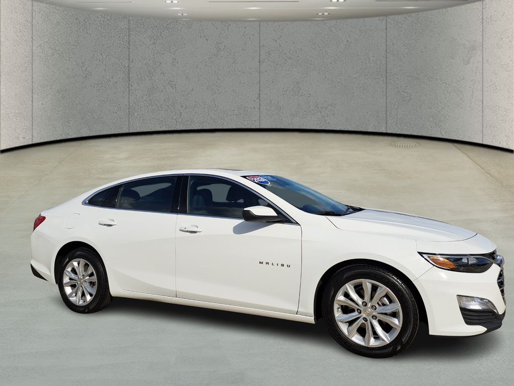 2024 Chevrolet Malibu 1LT photo 3