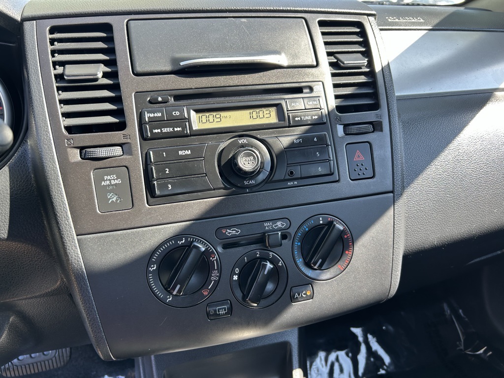 2012 Nissan Versa 1.8 S photo 14