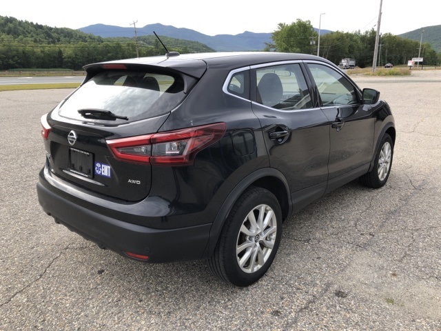2021 Nissan Rogue Sport S photo 3