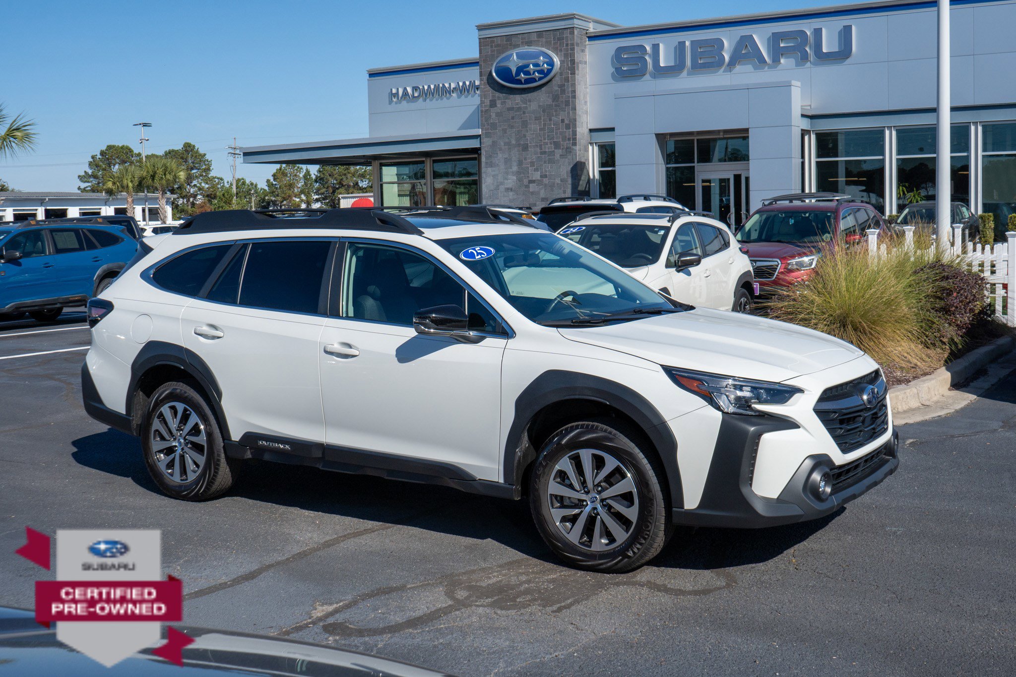 2025 Subaru Outback Premium's photo