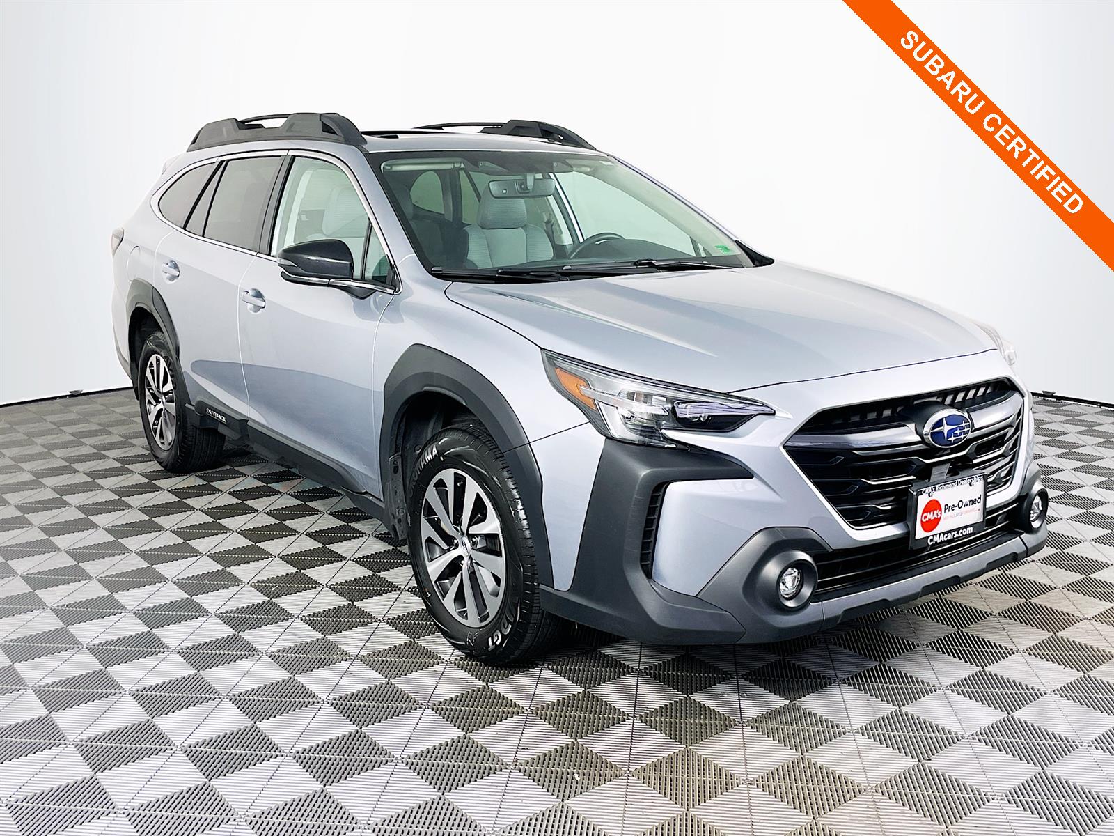 2025 Subaru Outback Premium's photo