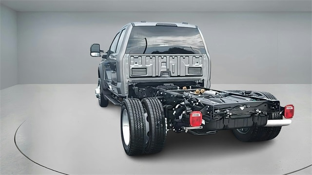 2026 Ford F-550 XLT photo 4