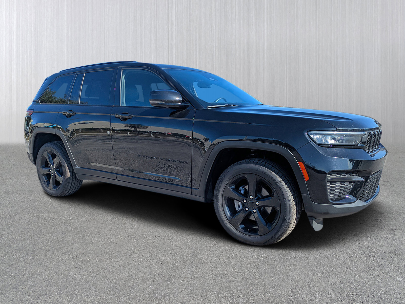 2023 Jeep Grand Cherokee Altitude's photo