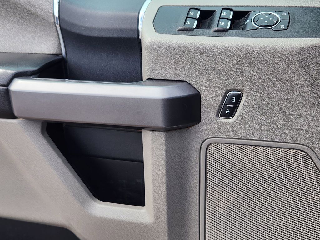 2022 Ford F-250 XLT photo 18
