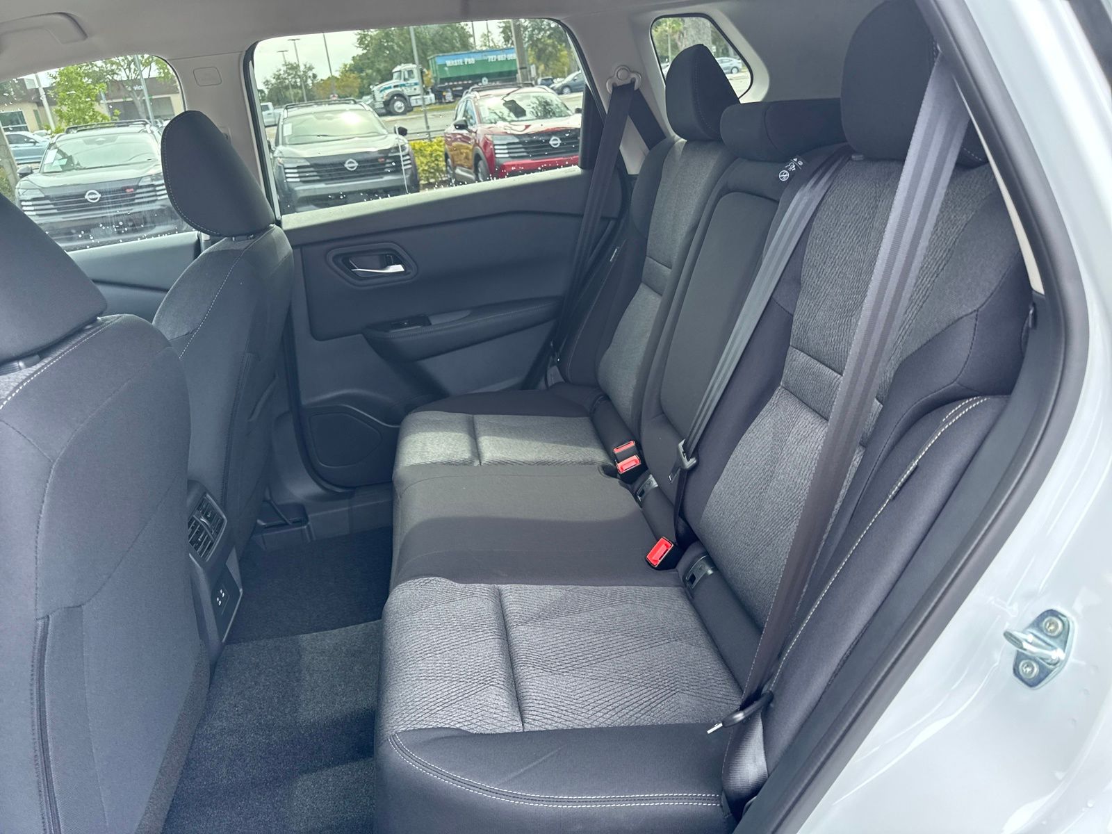 2026 Nissan Rogue SV photo 22
