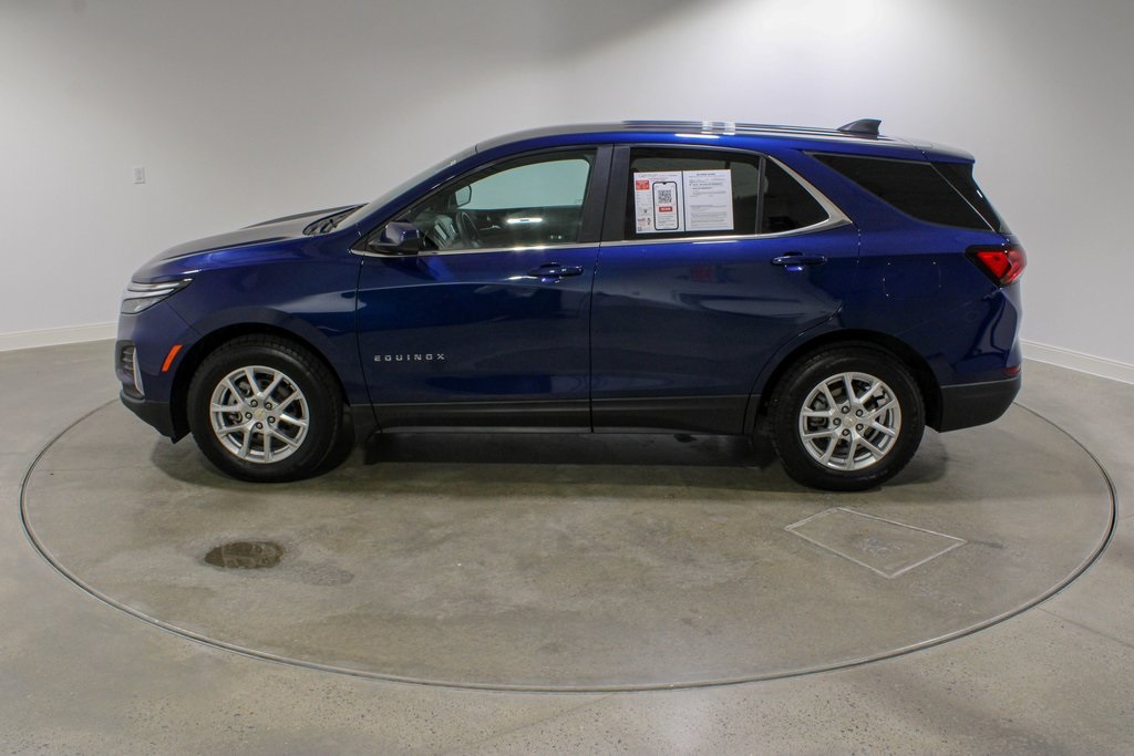 2022 Chevrolet Equinox LT photo 2