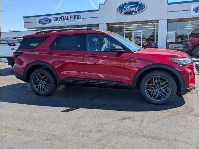 2025 Ford Explorer ST-Line photo 3