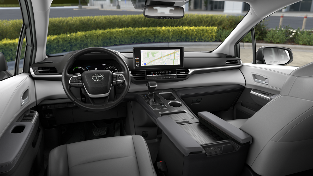 2025 Toyota Sienna XLE photo 19