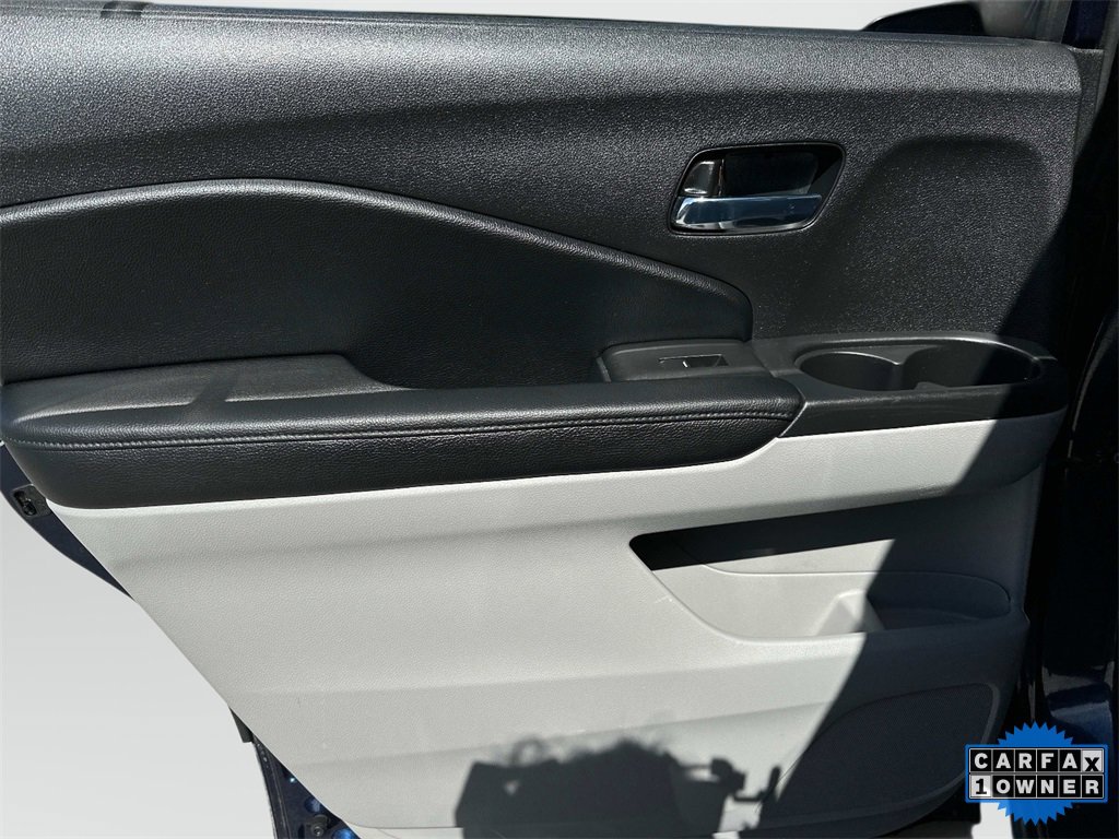 2017 Honda Pilot EX-L photo 7