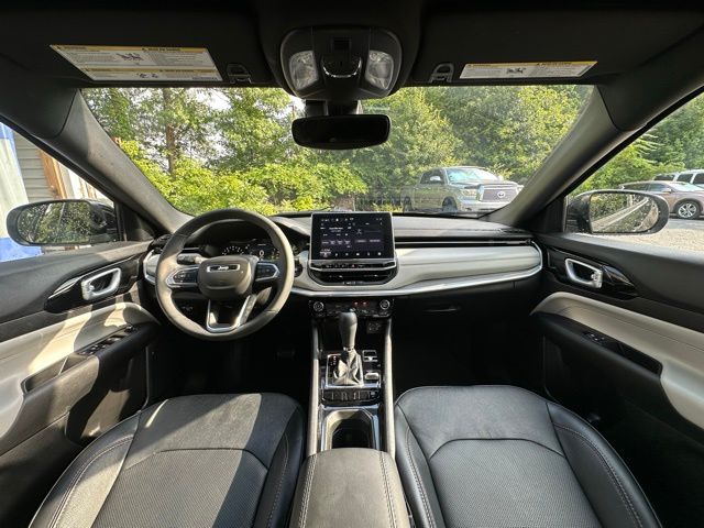 2023 Jeep Compass Limited photo 2