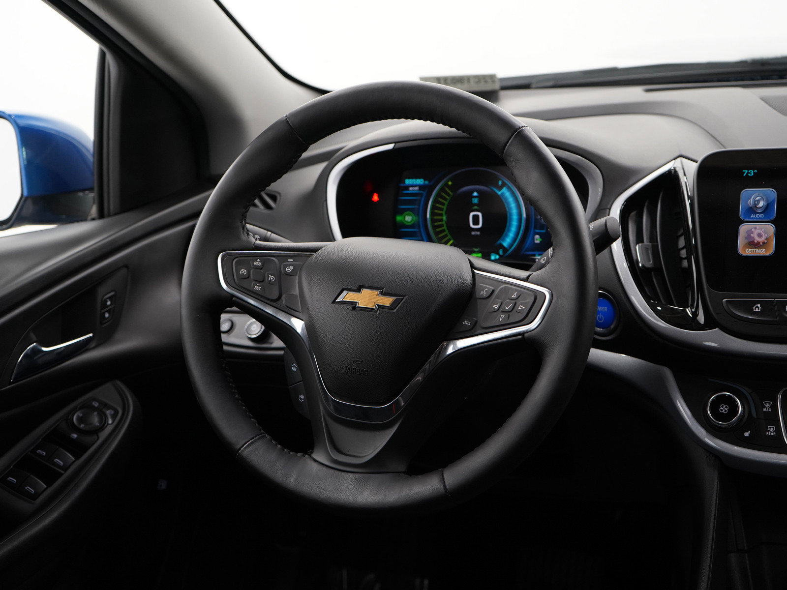 2017 Chevrolet Volt LT photo 12