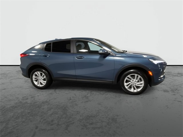 2025 Buick Envista Preferred photo 2