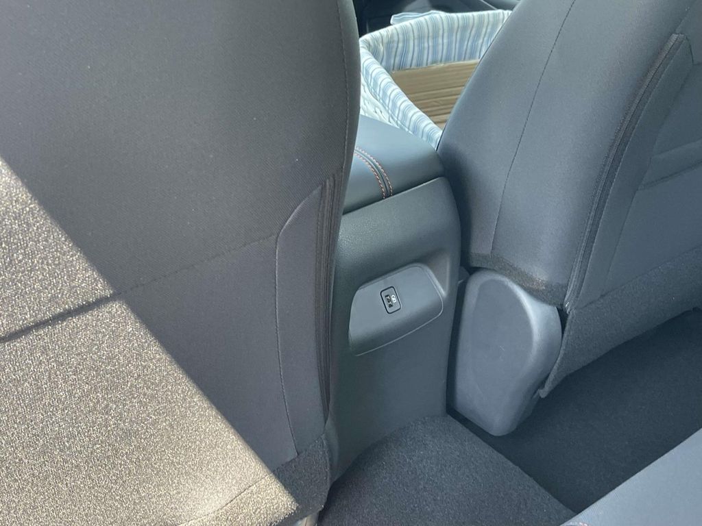 2025 Nissan Sentra SR photo 10