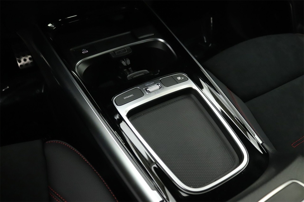 2025 Mercedes Benz GLA 35 AMG 4MATIC photo 4