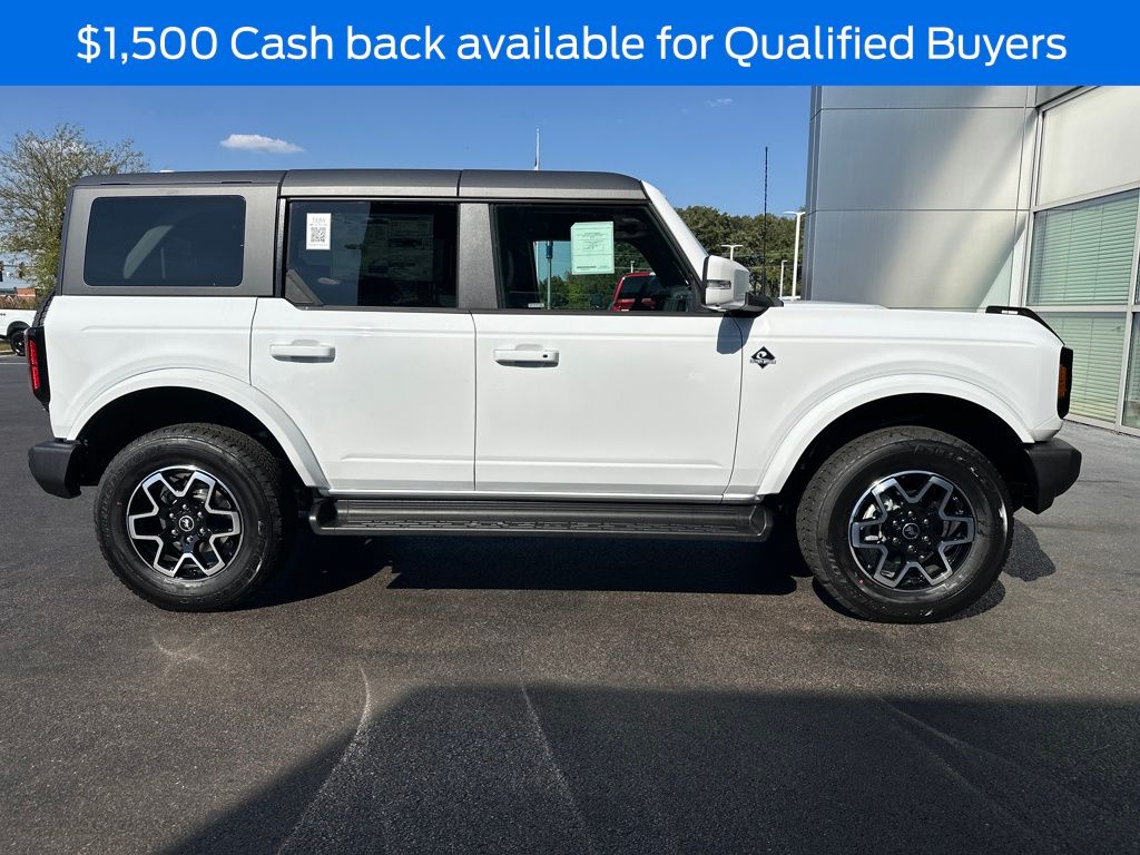 2025 Ford Bronco Outer Banks photo 2
