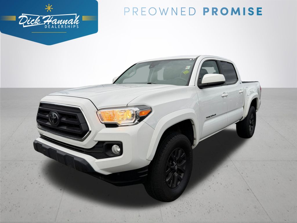 2022 Toyota Tacoma SR5's photo