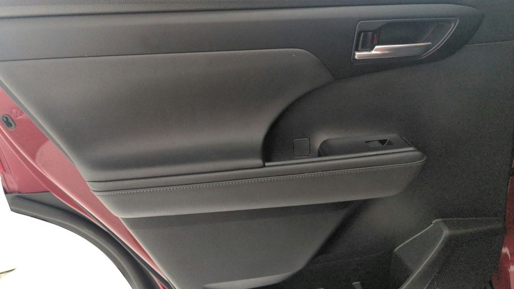 2023 Toyota Highlander XSE photo 26