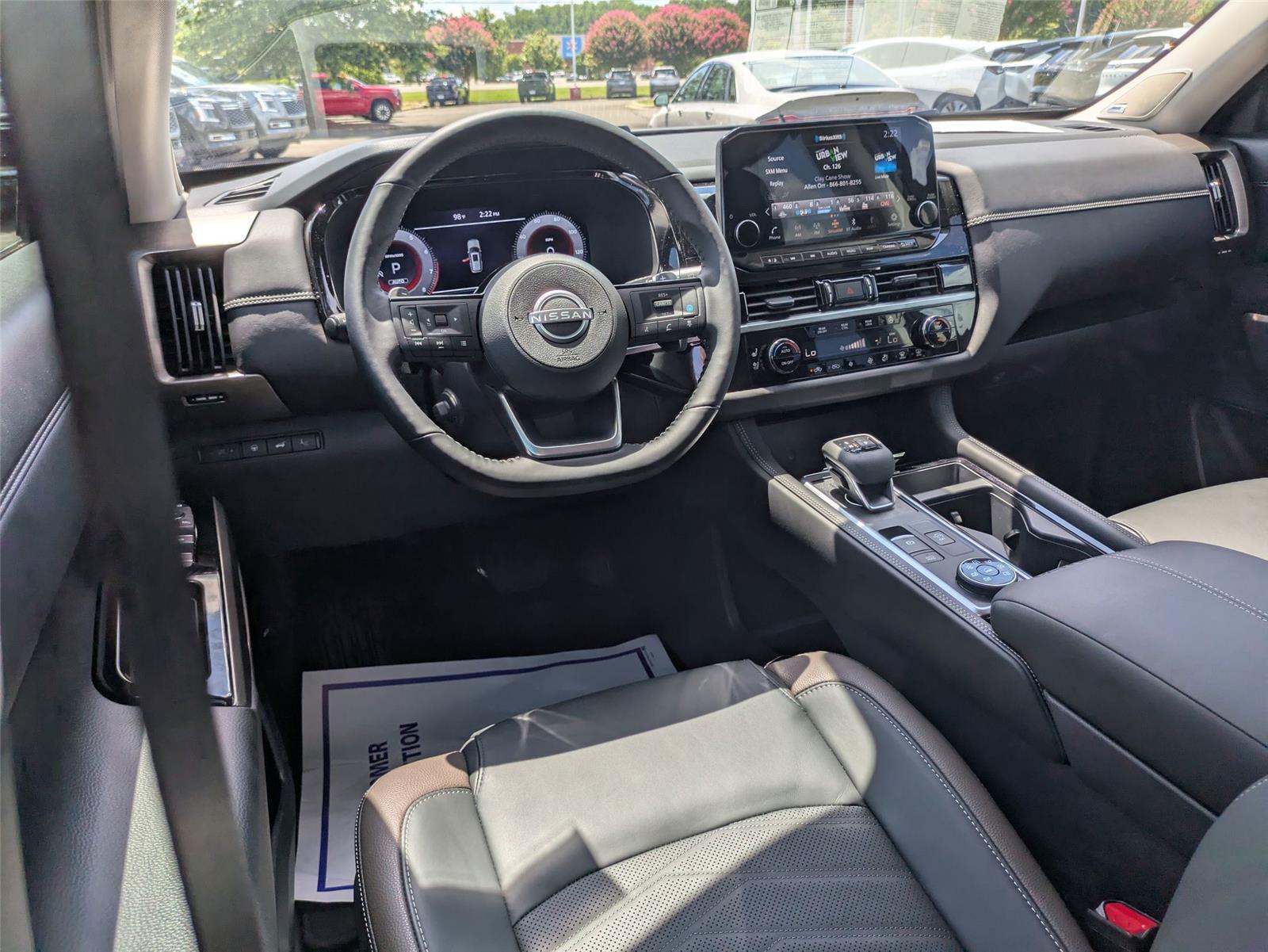 2025 Nissan Pathfinder Platinum photo 30