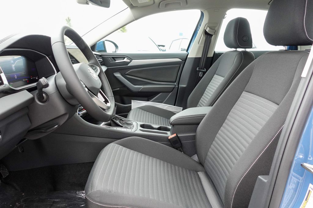 2025 Volkswagen Jetta 1.5T S photo 8