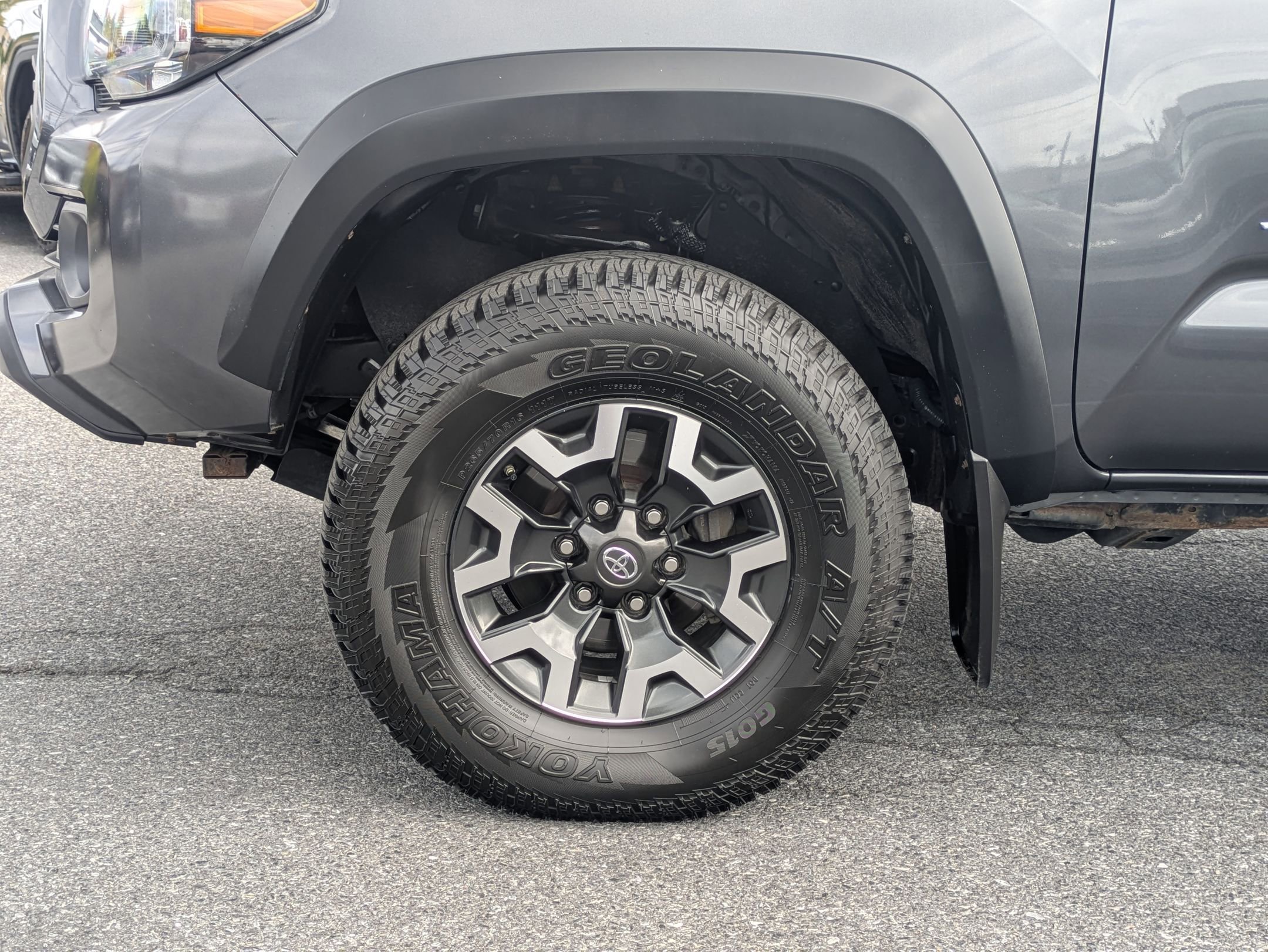 2020 Toyota Tacoma SR5 photo 8