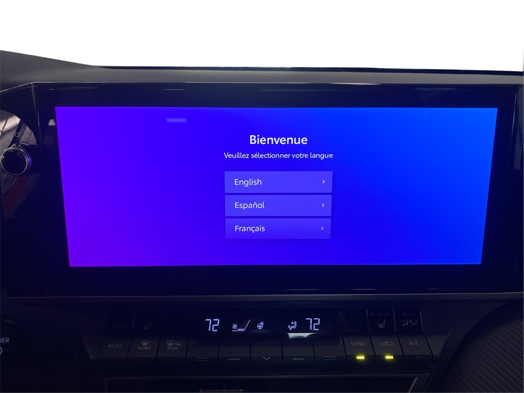 2025 Toyota Camry SE photo 15