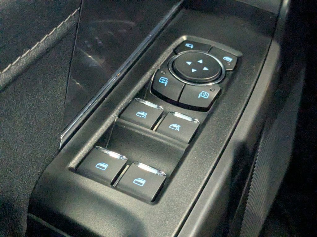 2025 Ford F-150 Lariat photo 23