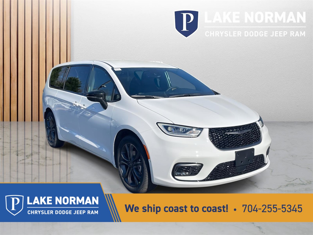 2026 Chrysler Pacifica Select's photo