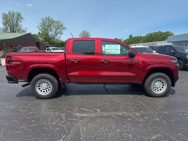 2025 Chevrolet Colorado LT photo 2