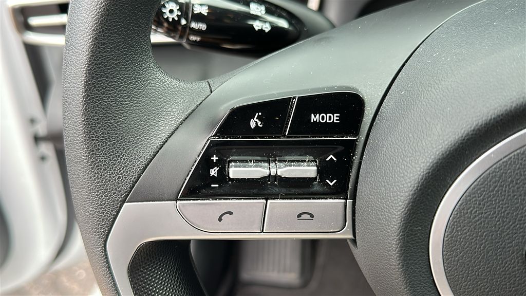 2023 Hyundai Elantra SEL photo 12