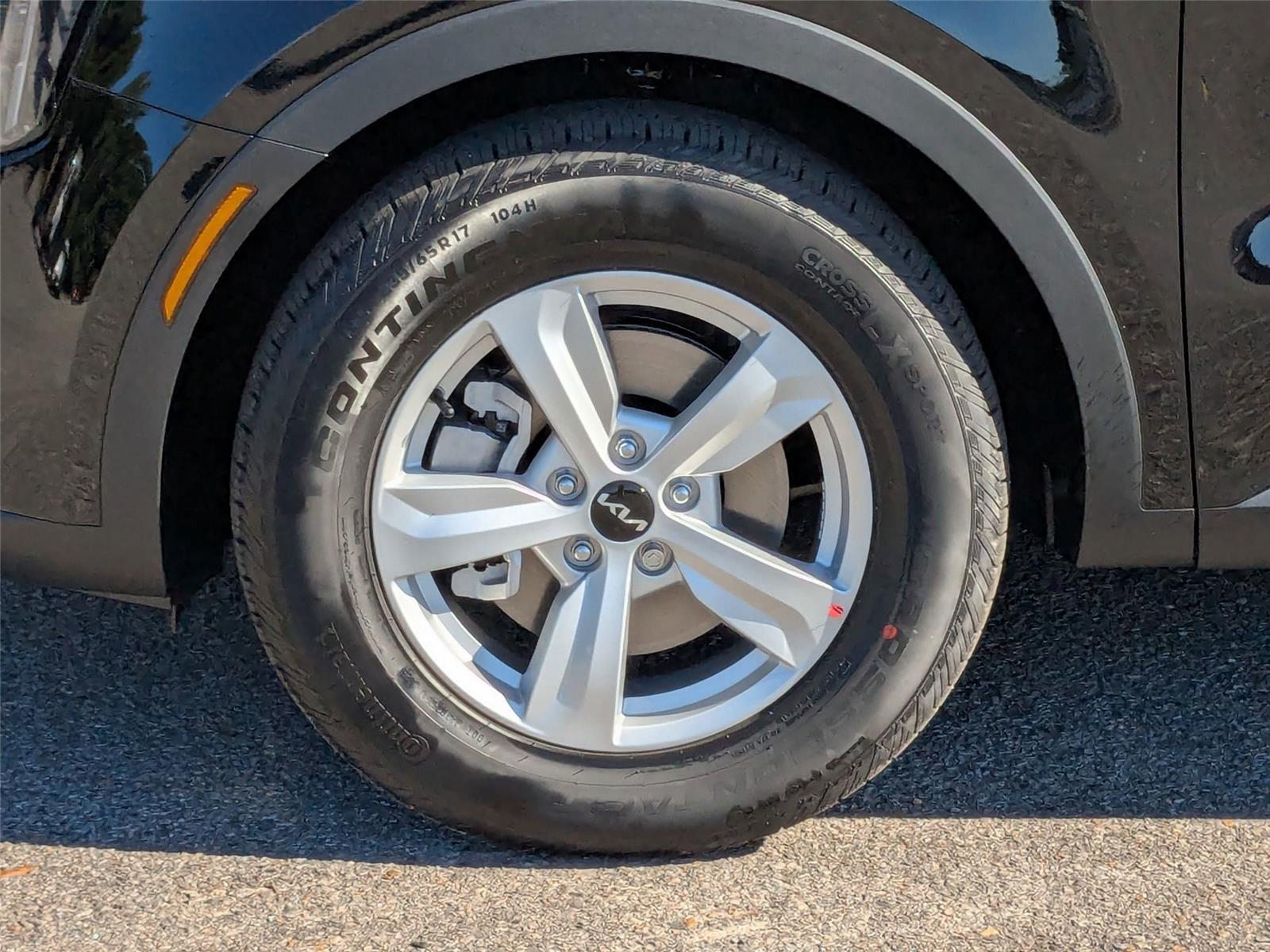 2026 Kia Sorento LX photo 3