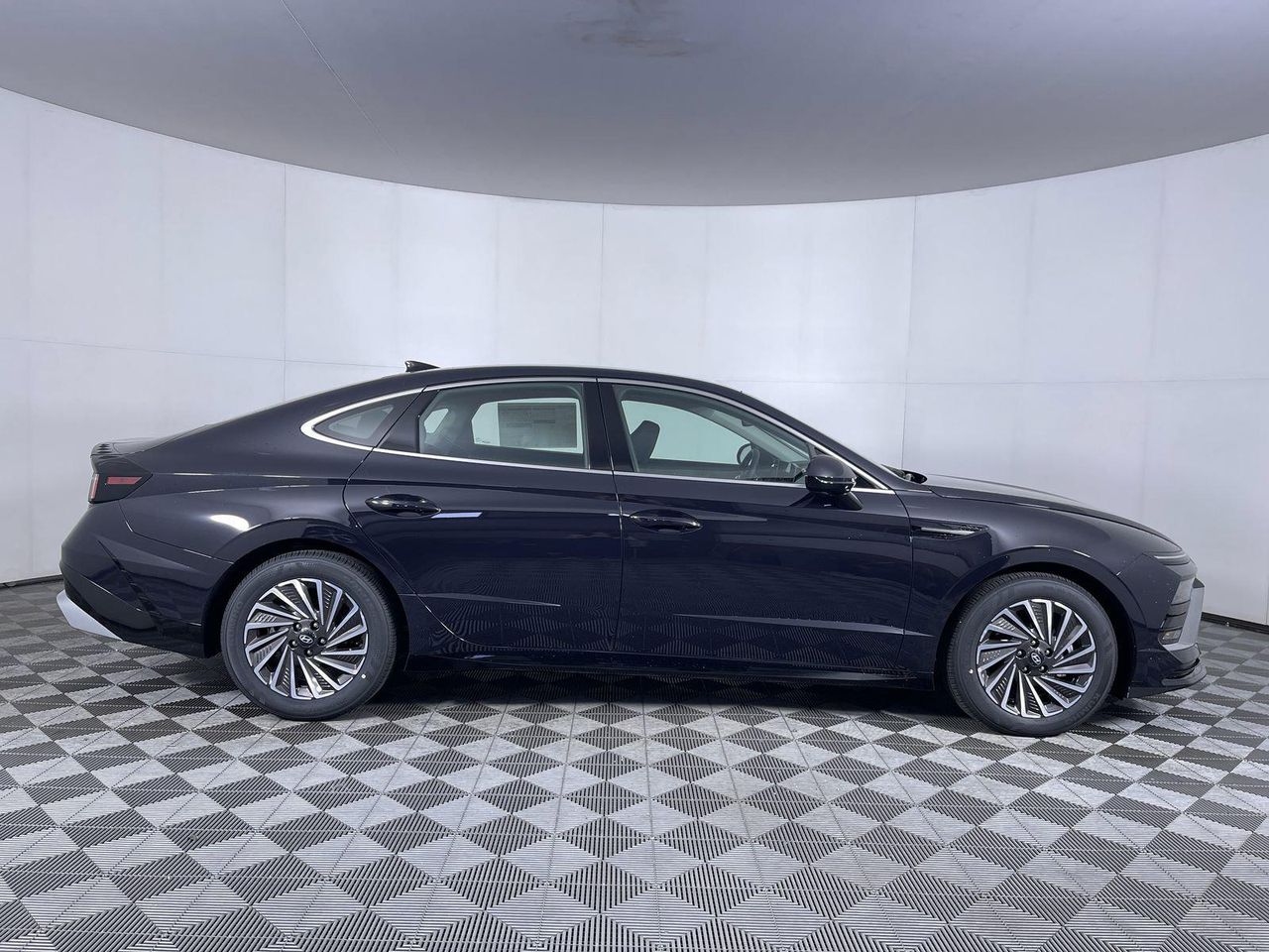 2025 Hyundai Sonata Hybrid SE photo 4
