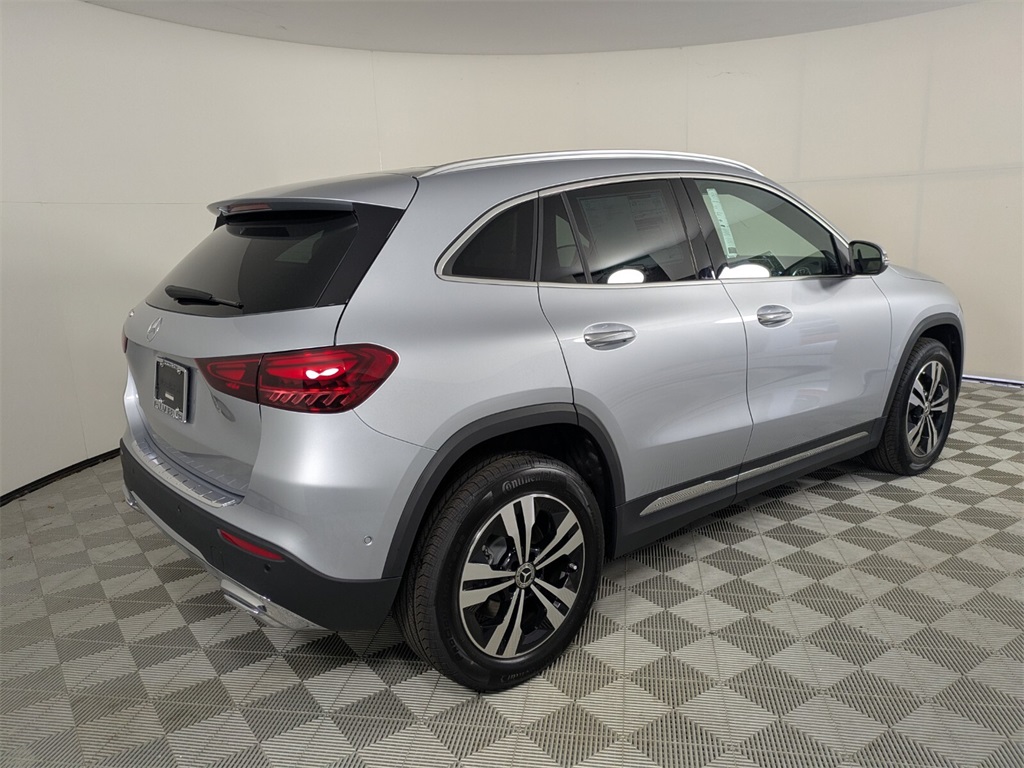 2026 Mercedes Benz GLA 250 photo 3