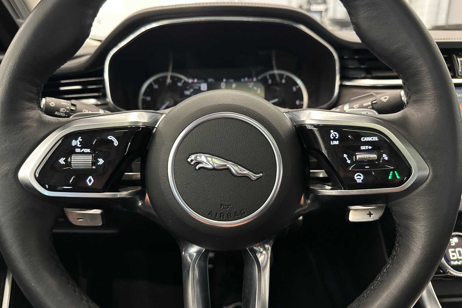 2023 Jaguar XF SE photo 15