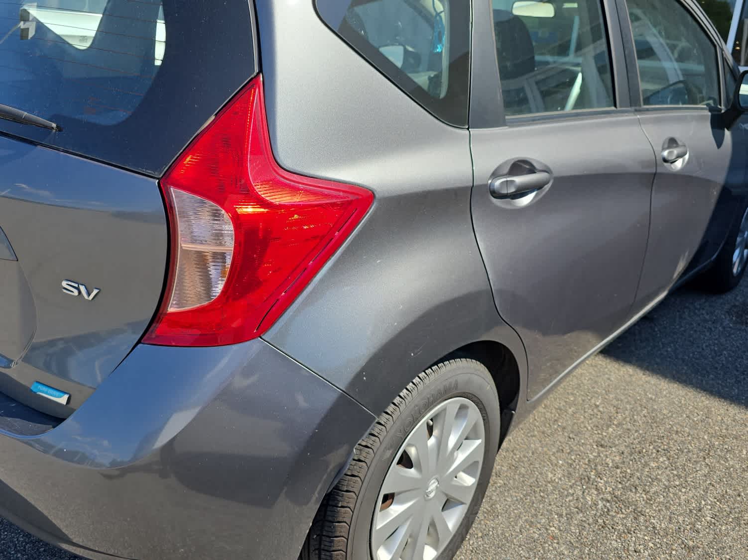2016 Nissan Versa Note SV photo 3