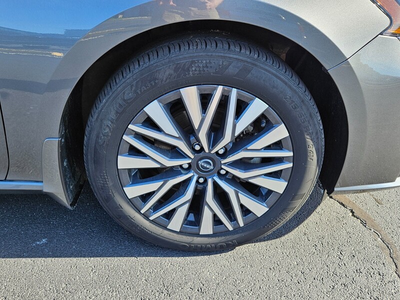 2024 Nissan Altima 2.5 SV photo 17