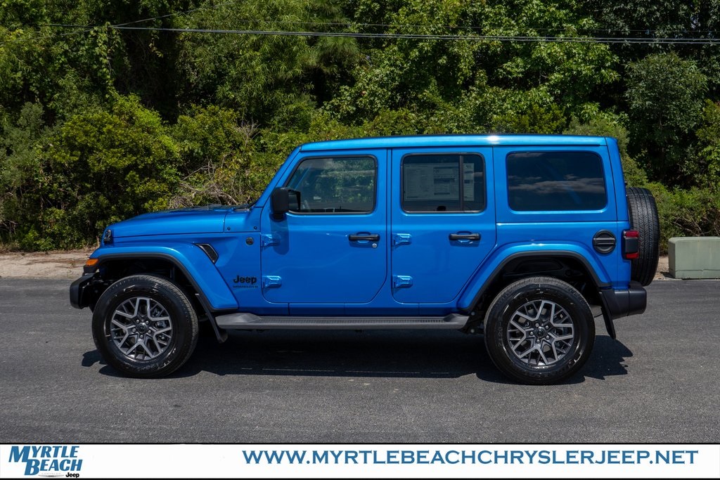 2025 Jeep Wrangler Sahara photo 3