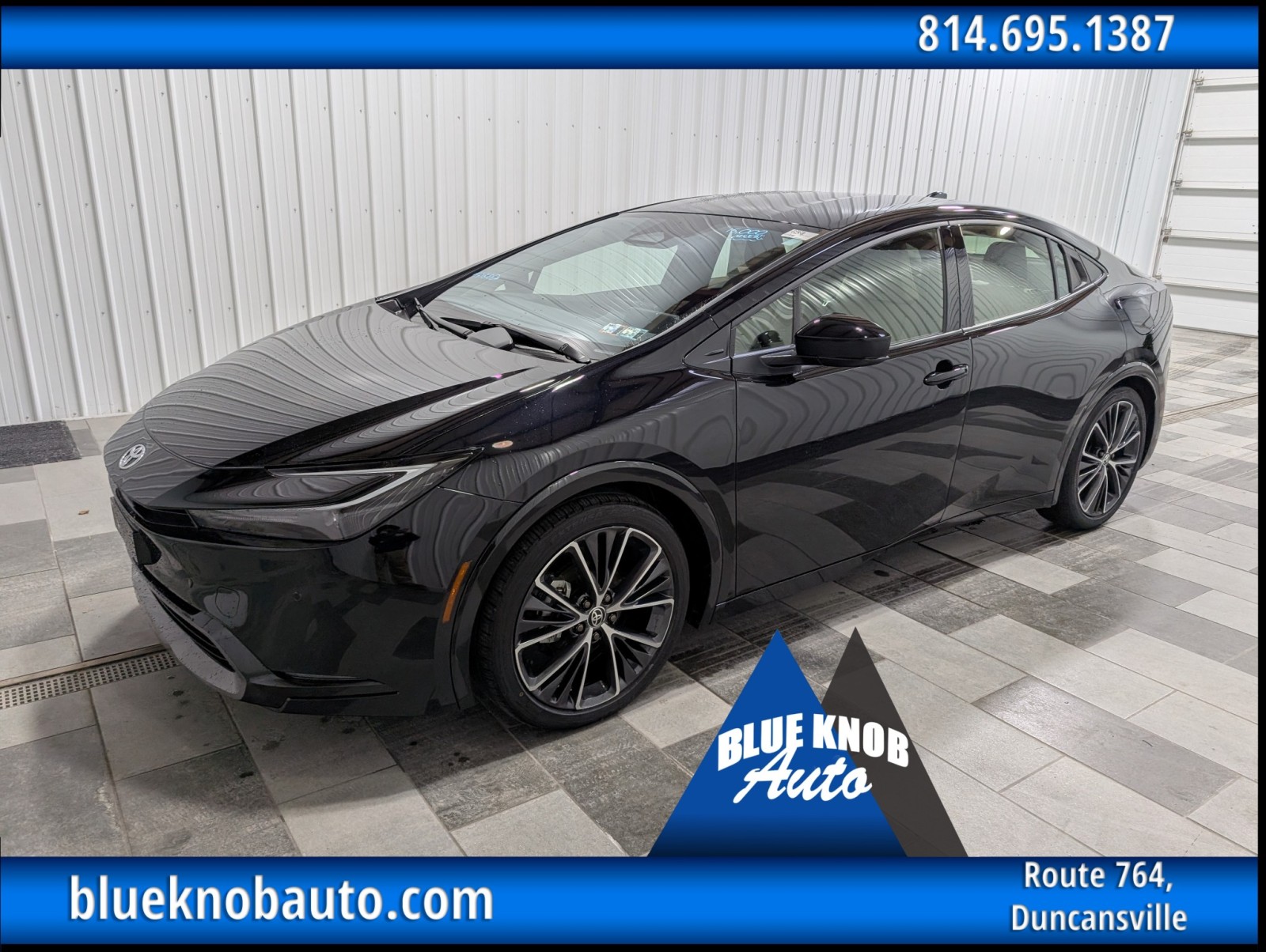 2025 Toyota Prius XLE's photo