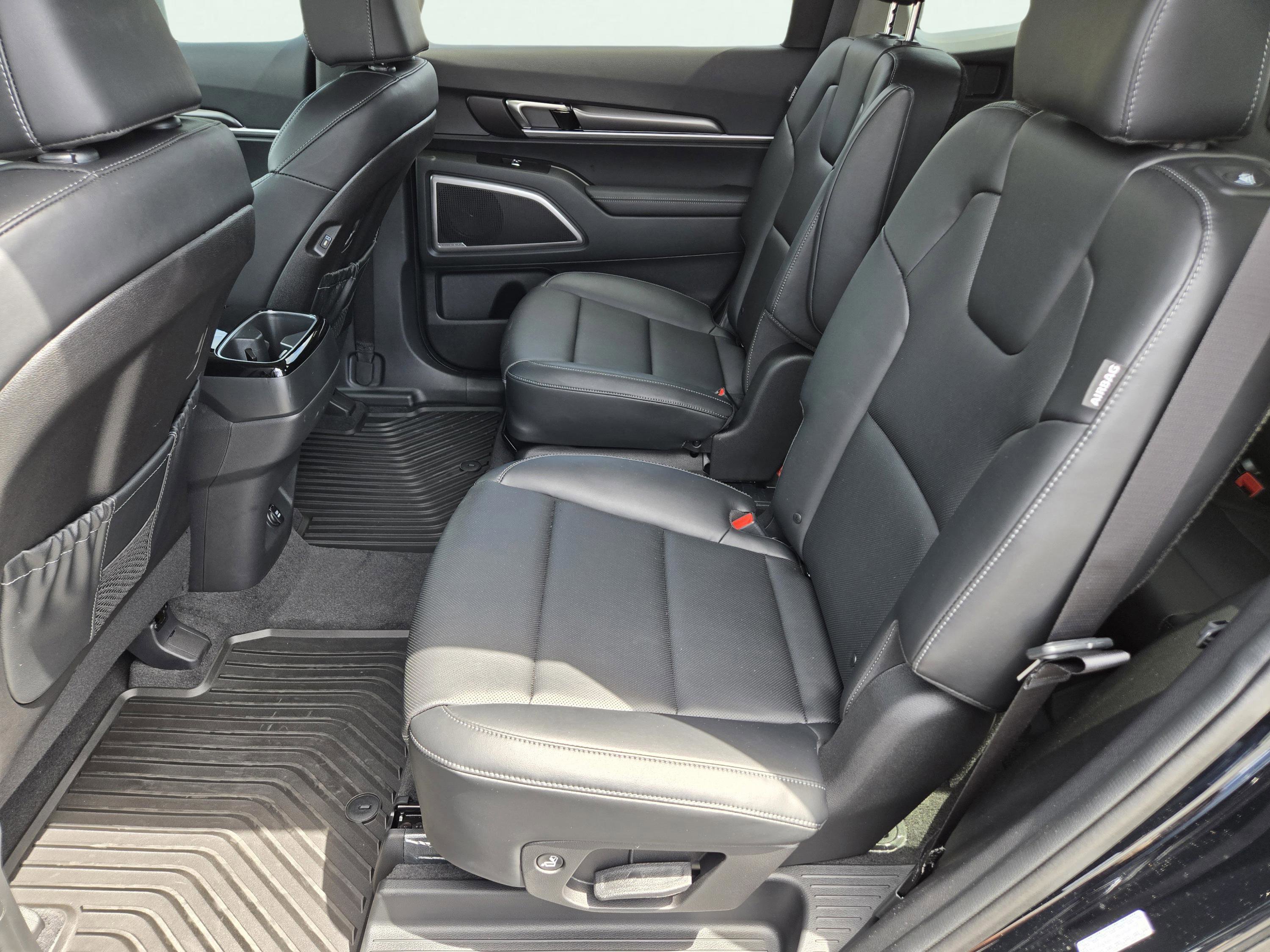 2025 Kia Telluride S photo 14