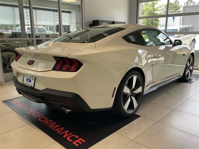 2025 Ford Mustang GT Premium photo 2