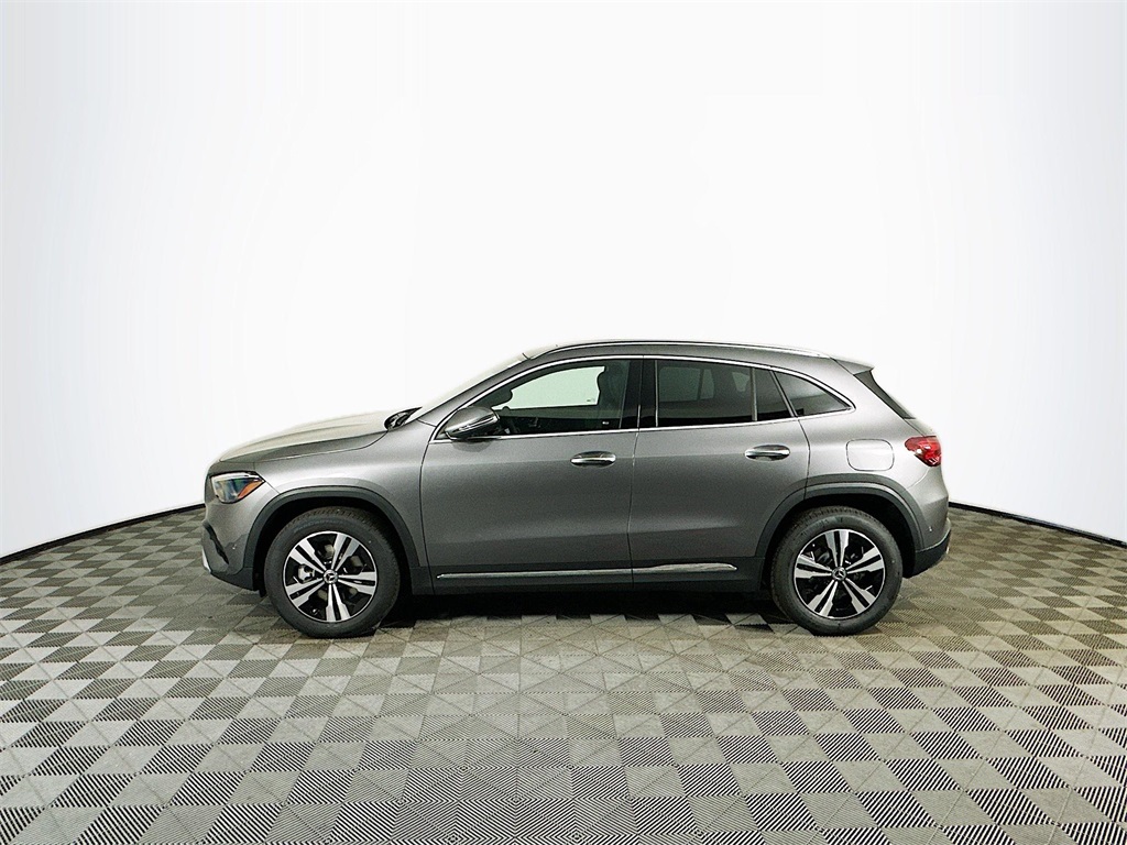 2026 Mercedes Benz GLA 250 4MATIC photo 2