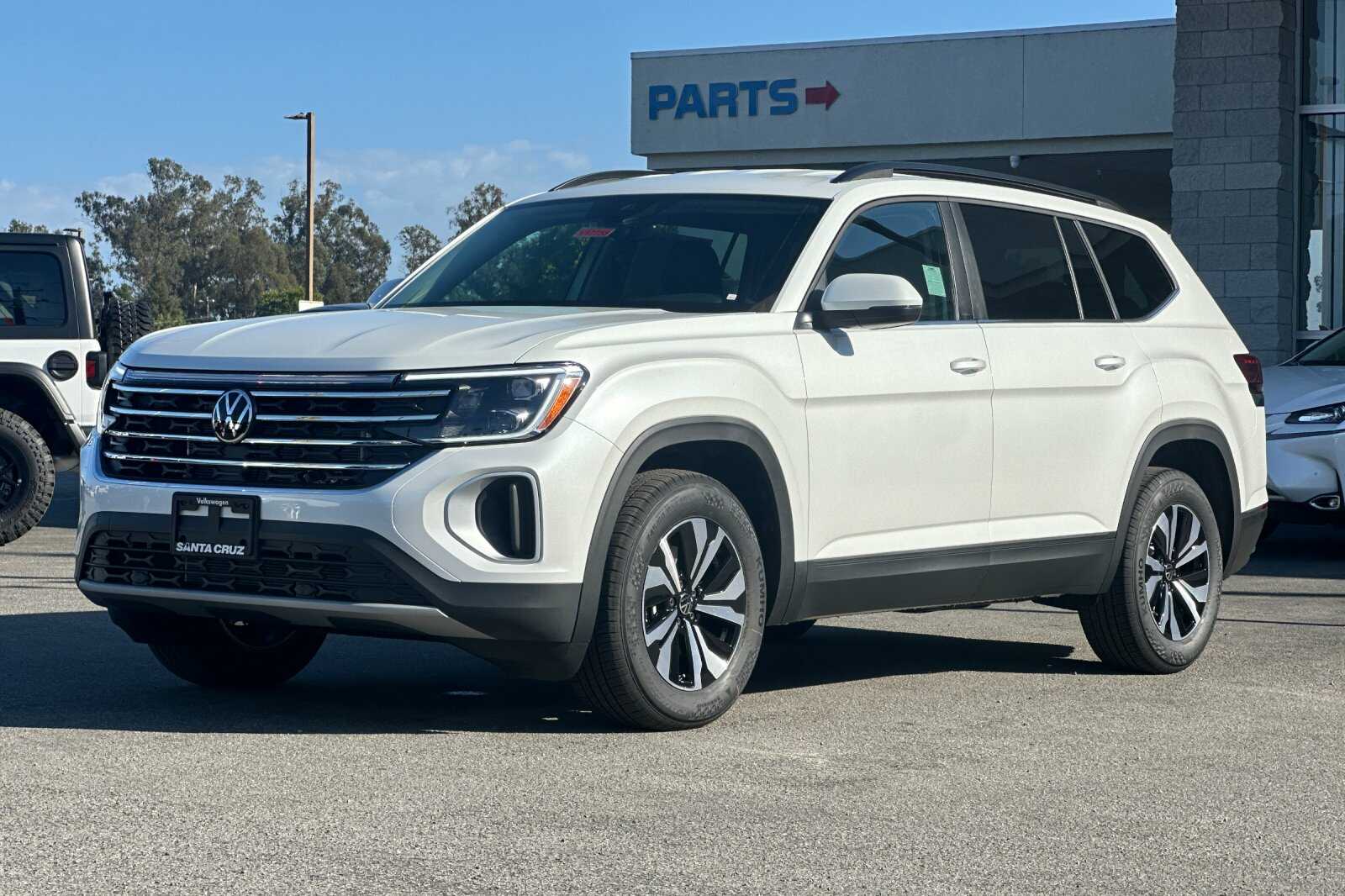 2026 Volkswagen Atlas SE photo 8