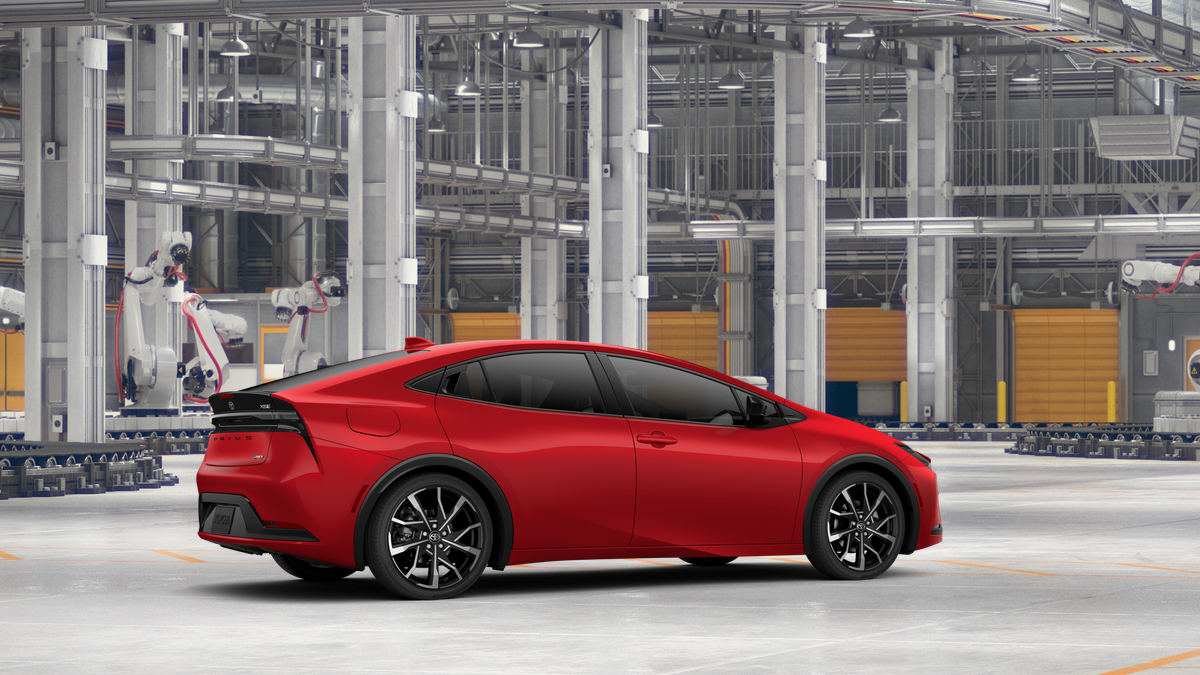 2026 Toyota Prius Plug-in Hybrid XSE photo 11