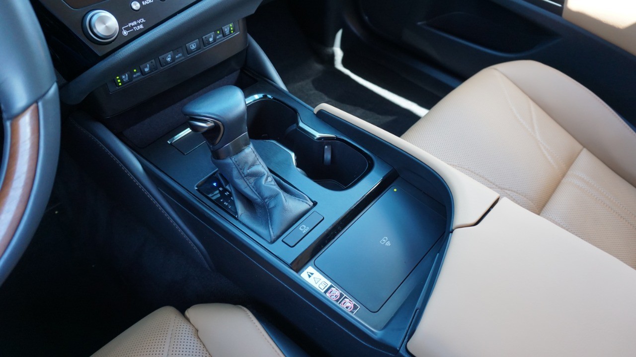 2023 Lexus ES 350 Ultra Luxury photo 18