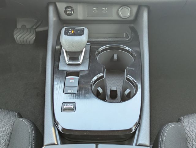 2026 Nissan Rogue SV photo 18