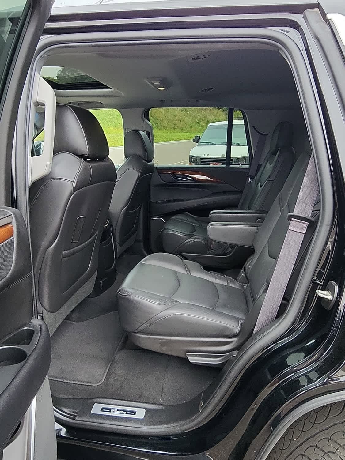 2017 Cadillac Escalade Luxury photo 6