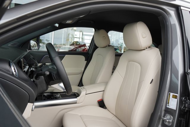 2025 Mercedes Benz GLA 250 photo 21
