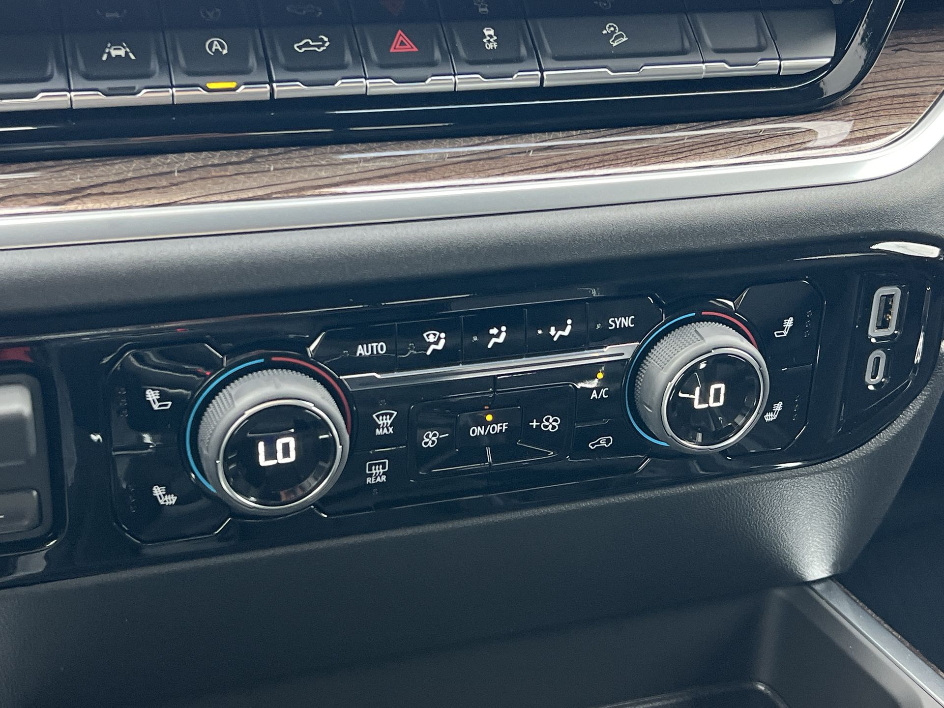 2026 Chevrolet Silverado 1500 RST photo 15