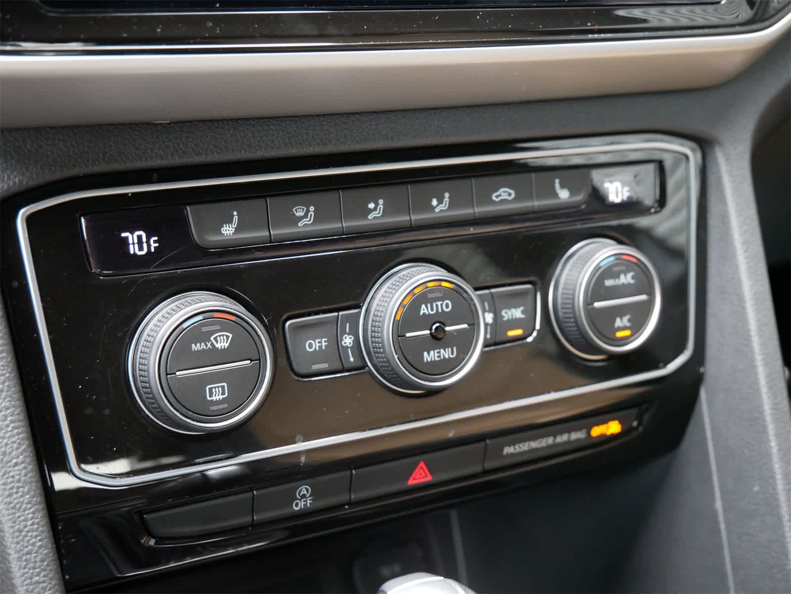 2022 Volkswagen Atlas Cross Sport V6 SE Technology photo 13
