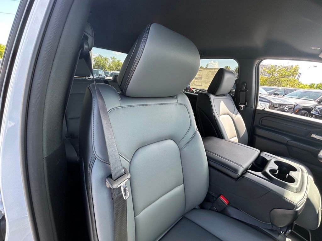 2025 Ram 1500 Tradesman photo 18